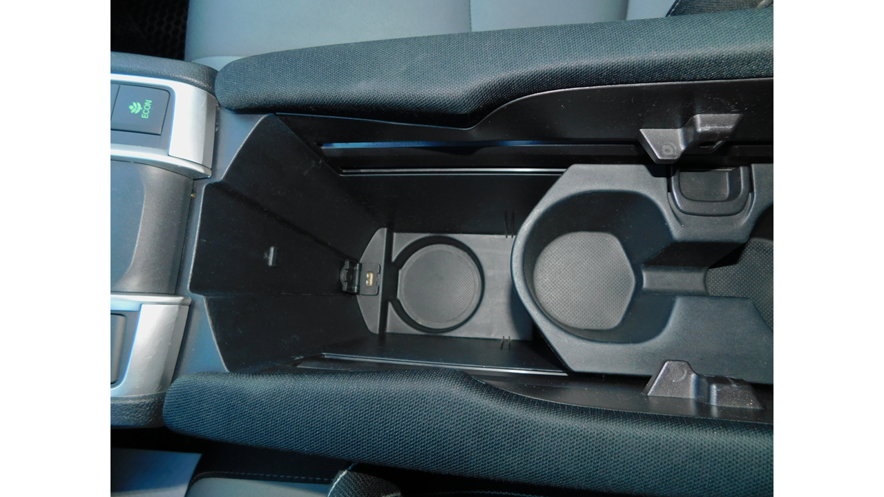 2017 Honda Civic - Image 29