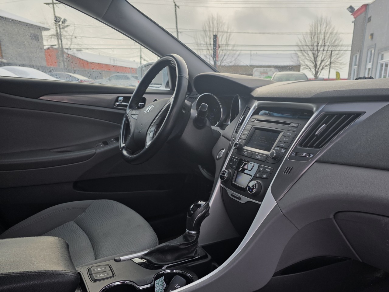 2014 Hyundai Sonata - Image 14