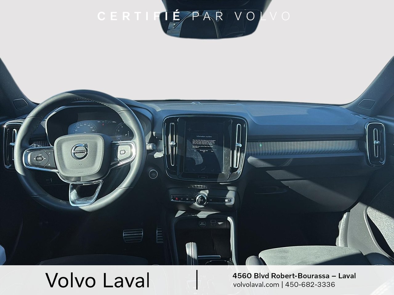 2022 Volvo XC40 - Image 13