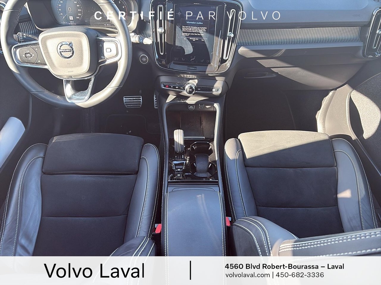 2022 Volvo XC40 - Image 14