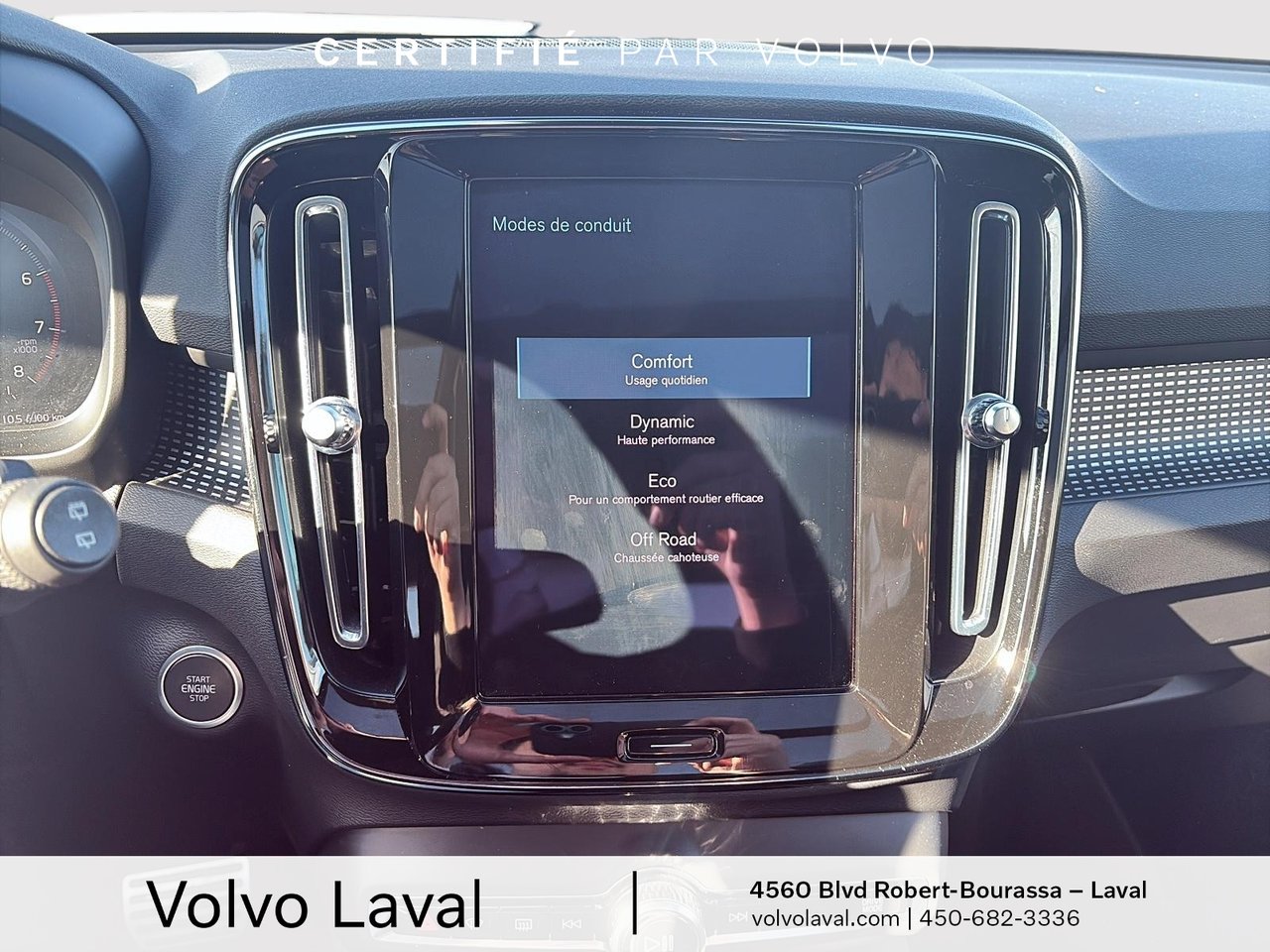 2022 Volvo XC40 - Image 22