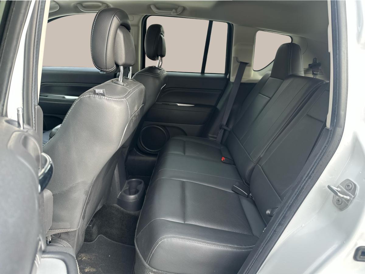 2016 Jeep Compass - Image 11