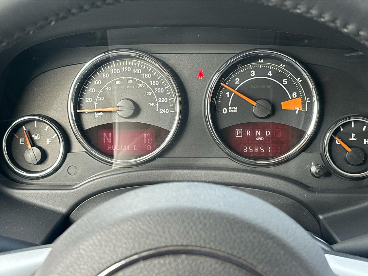 2016 Jeep Compass - Image 12