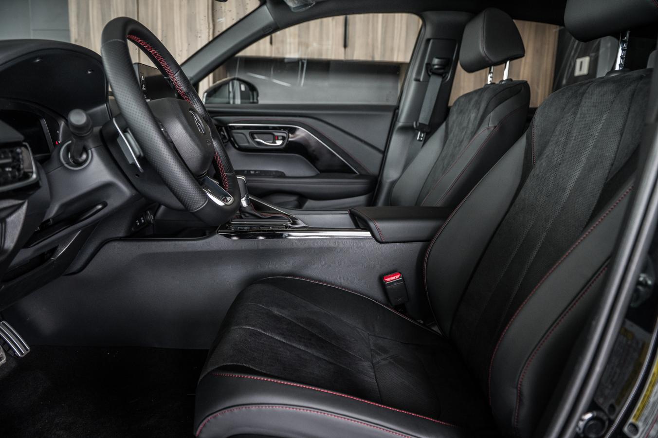 2026 Acura ADX - Image 14