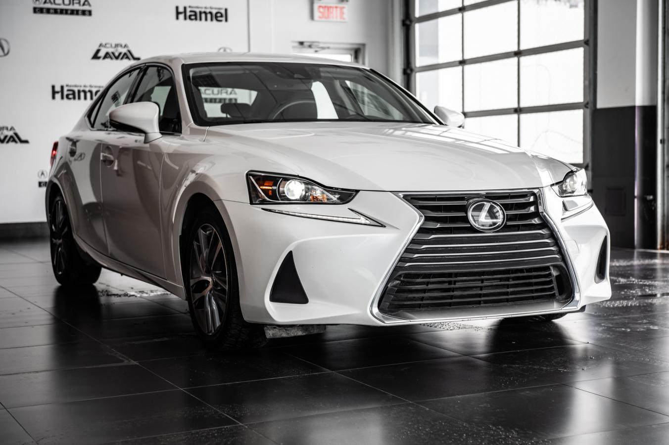 2019 Lexus IS 300 - Image 3