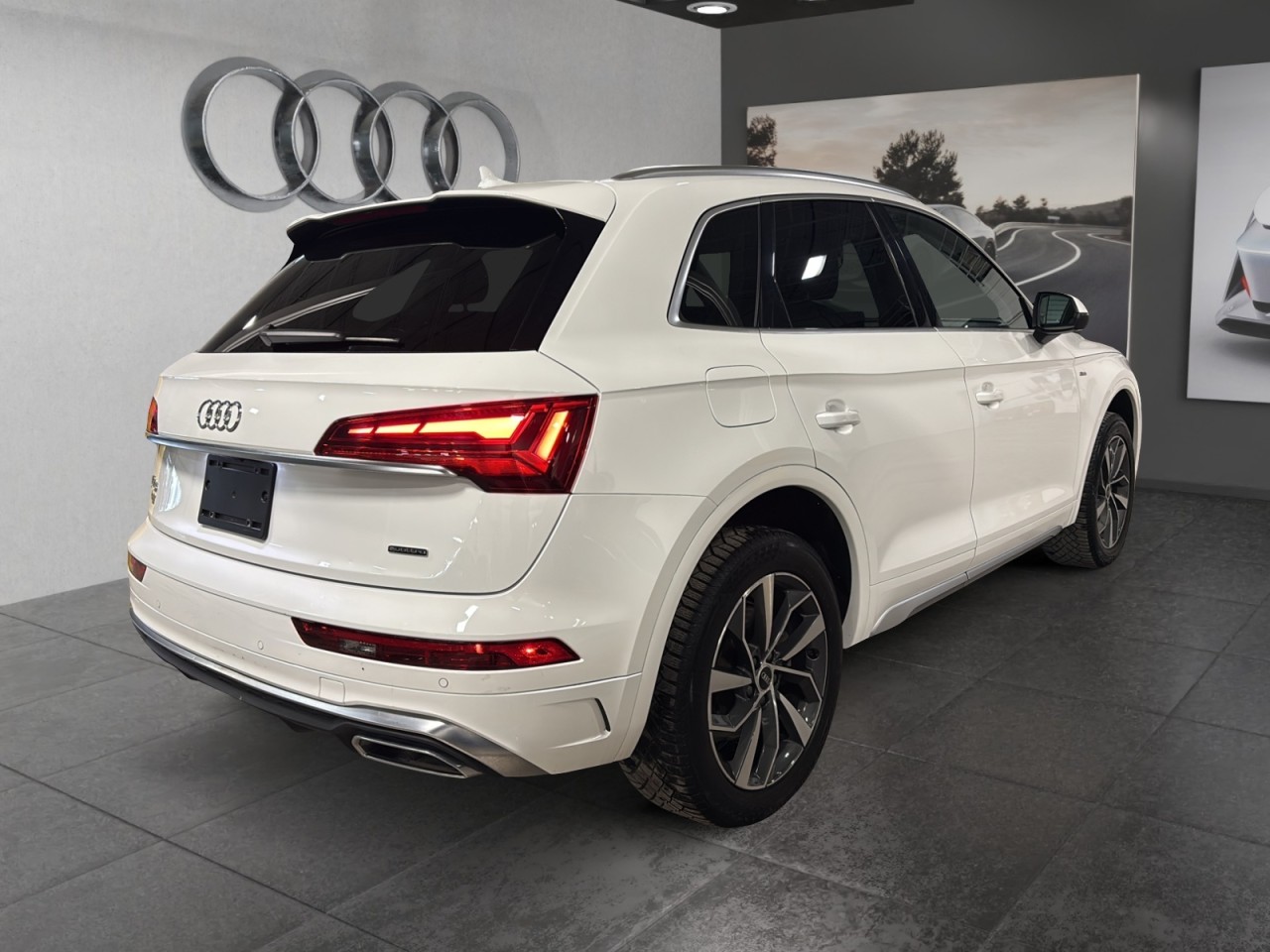 2023 Audi Q5 - Image 5