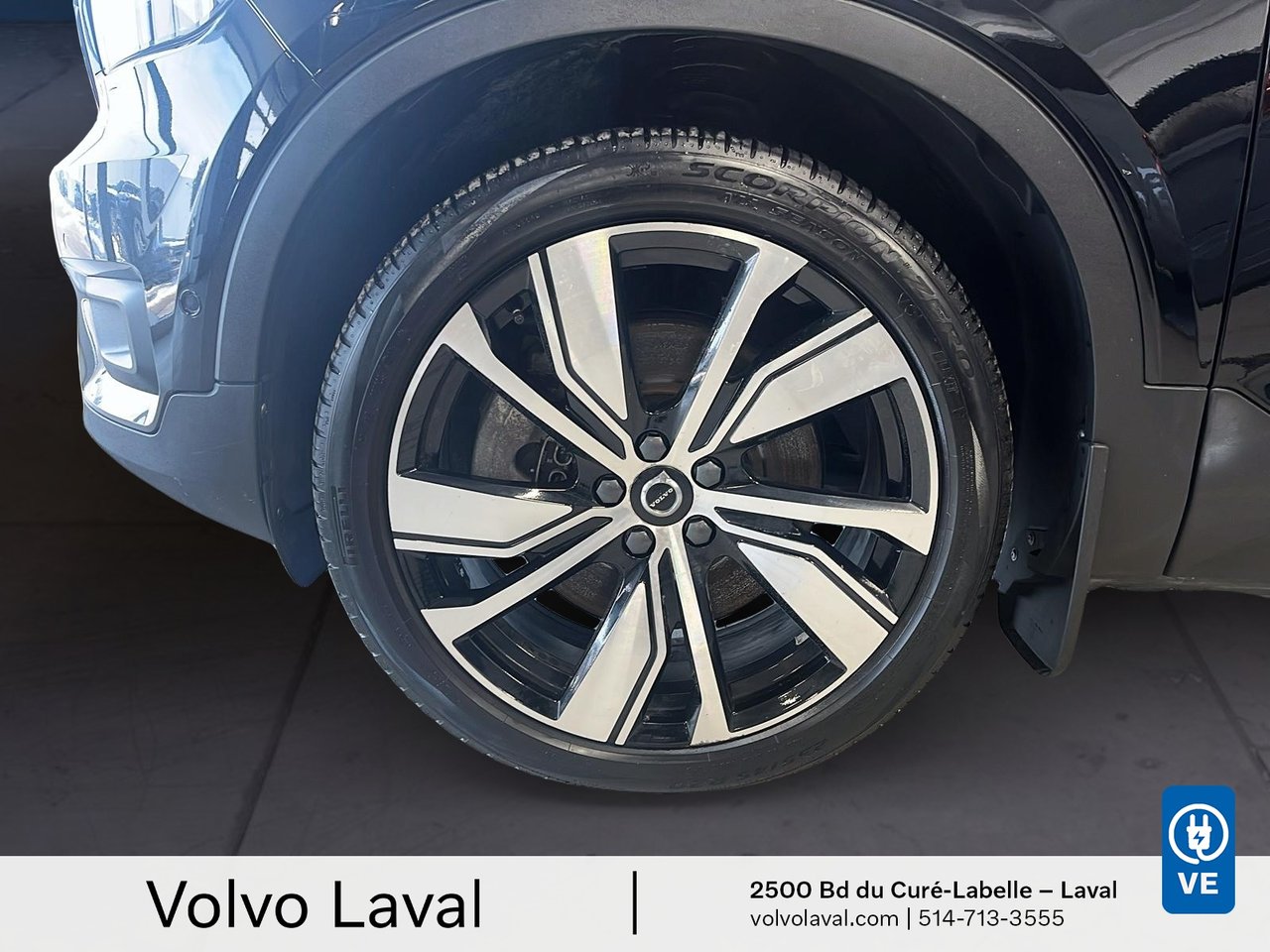 2022 Volvo XC40 Recharge Pure Electric - Image 4