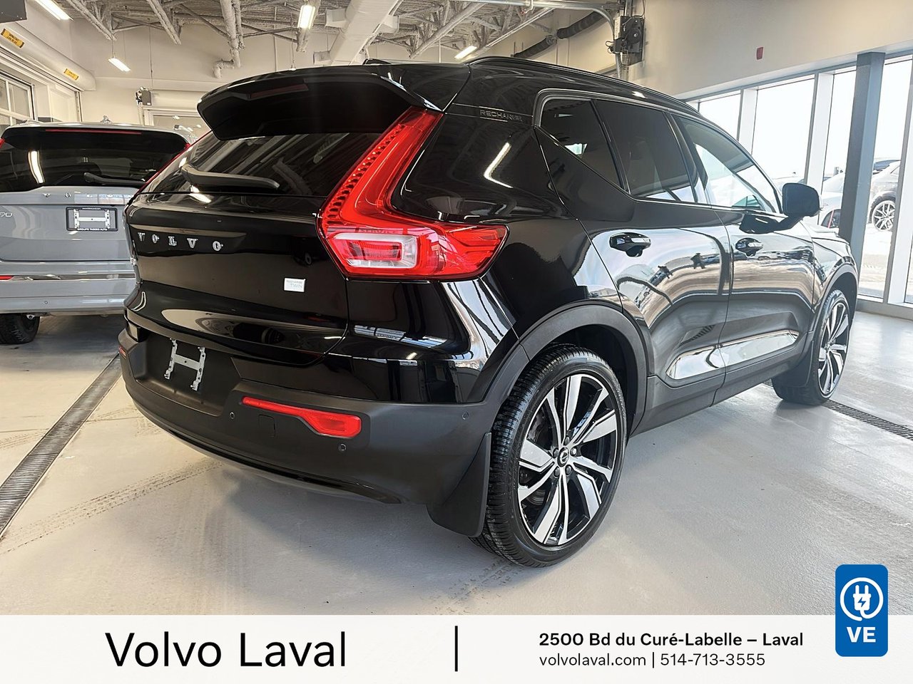 2022 Volvo XC40 Recharge Pure Electric - Image 8
