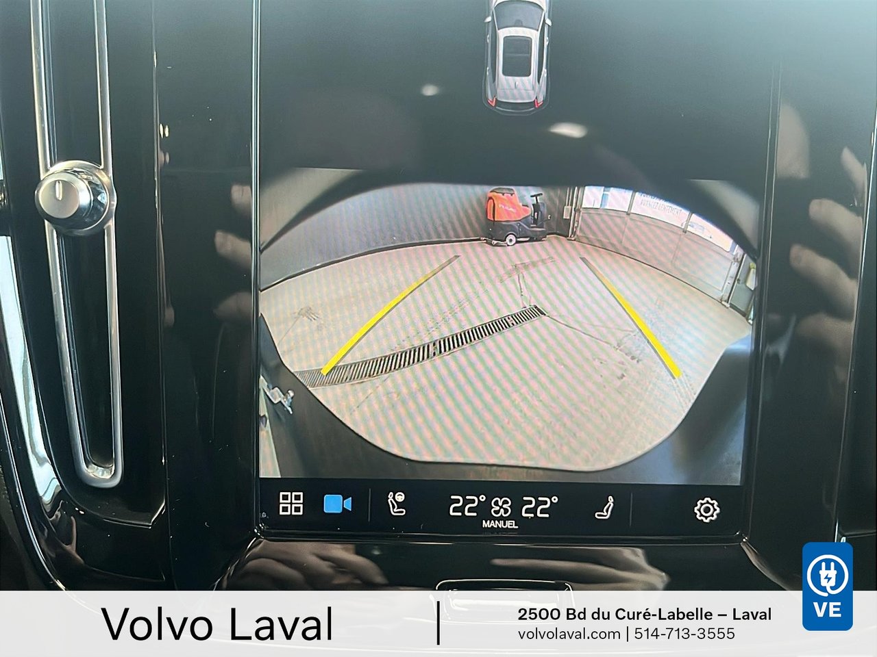 2022 Volvo XC40 Recharge Pure Electric - Image 17