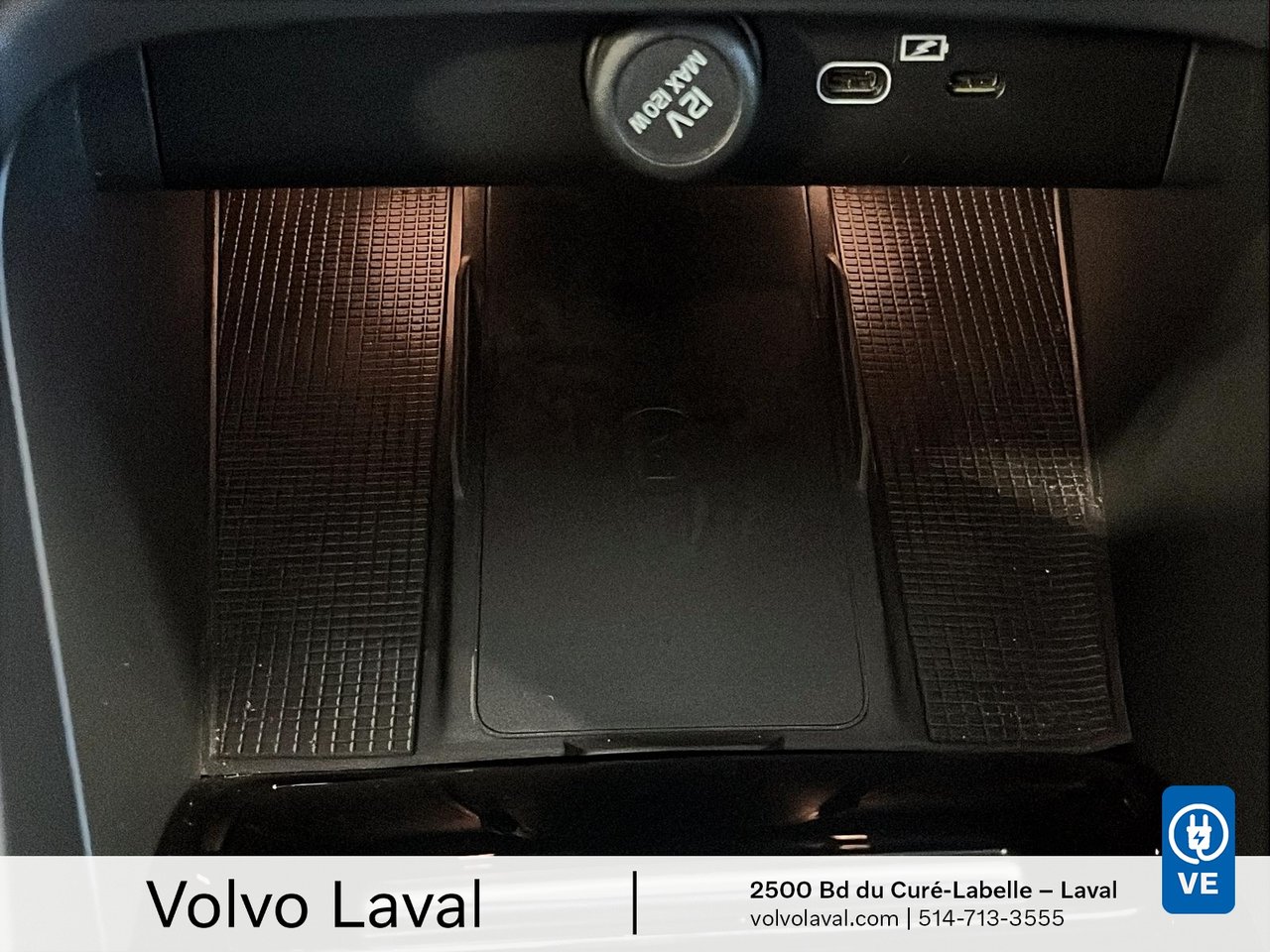 2022 Volvo XC40 Recharge Pure Electric - Image 18