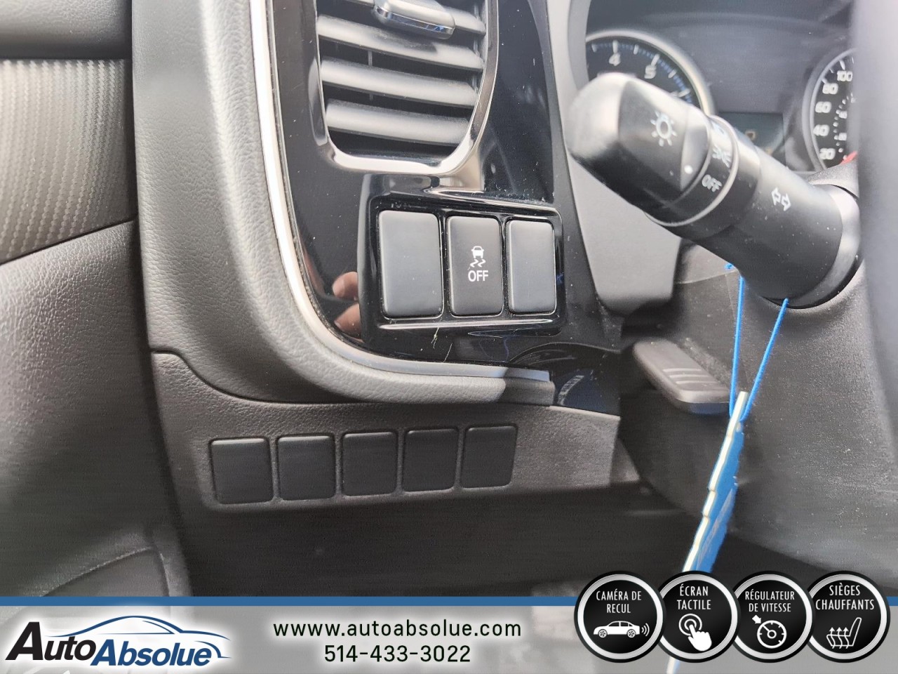 2017 Mitsubishi Outlander - Image 17