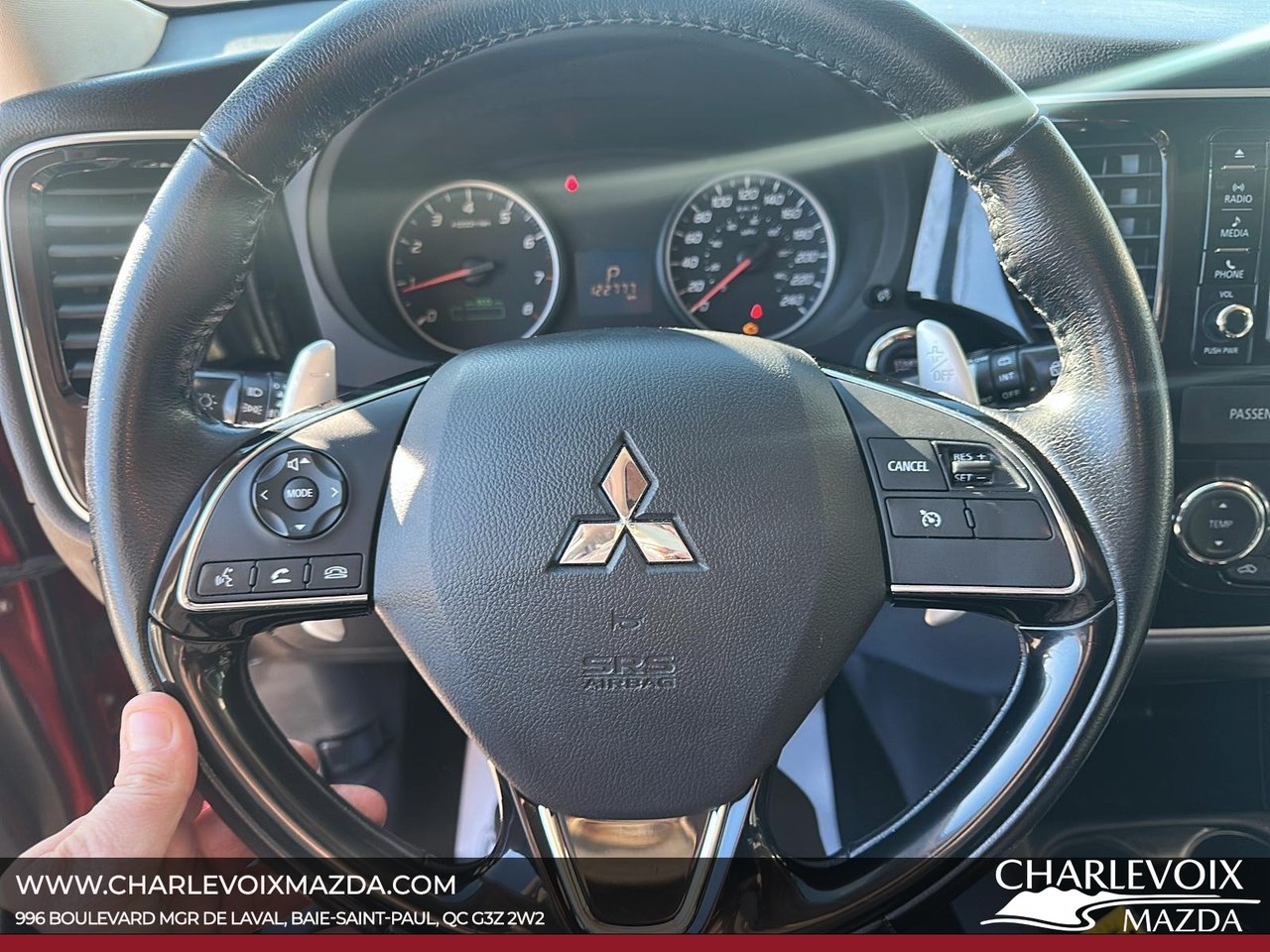 2016 Mitsubishi Outlander - Image 12