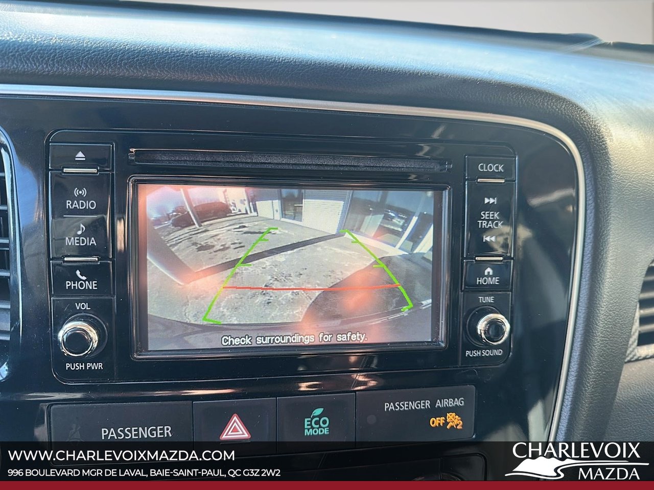 2016 Mitsubishi Outlander - Image 16