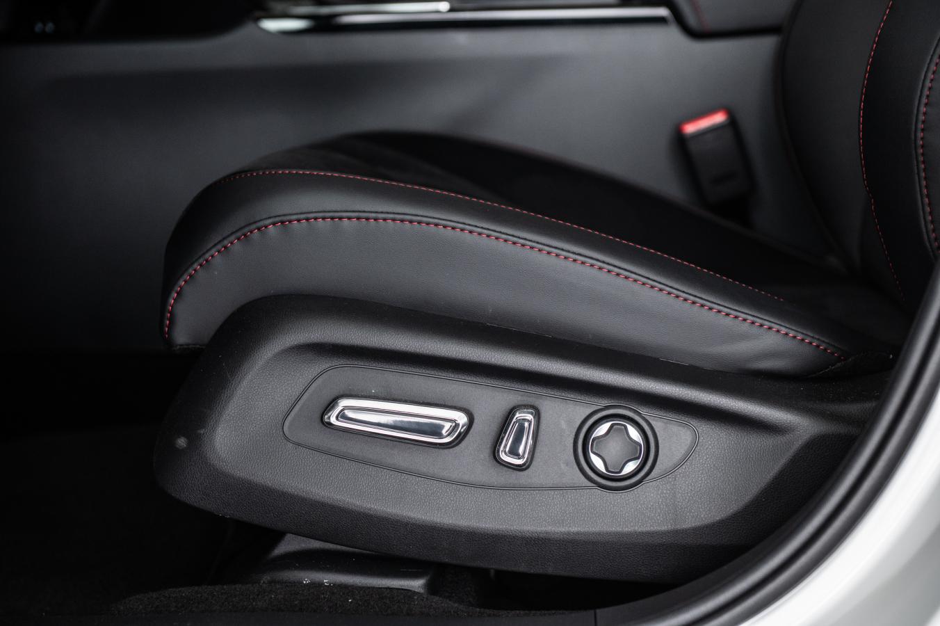 2026 Acura ADX - Image 15