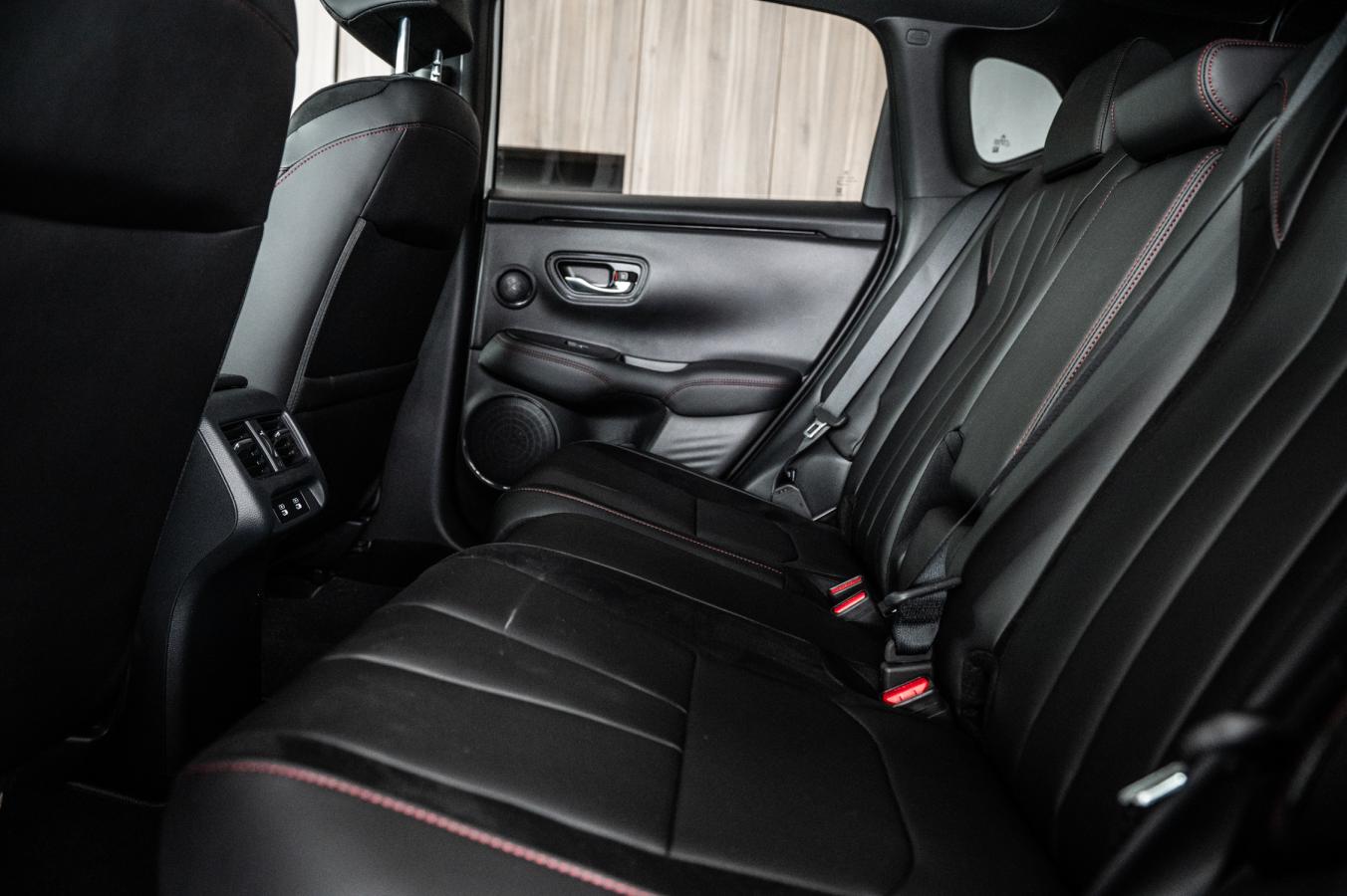 2026 Acura ADX - Image 30