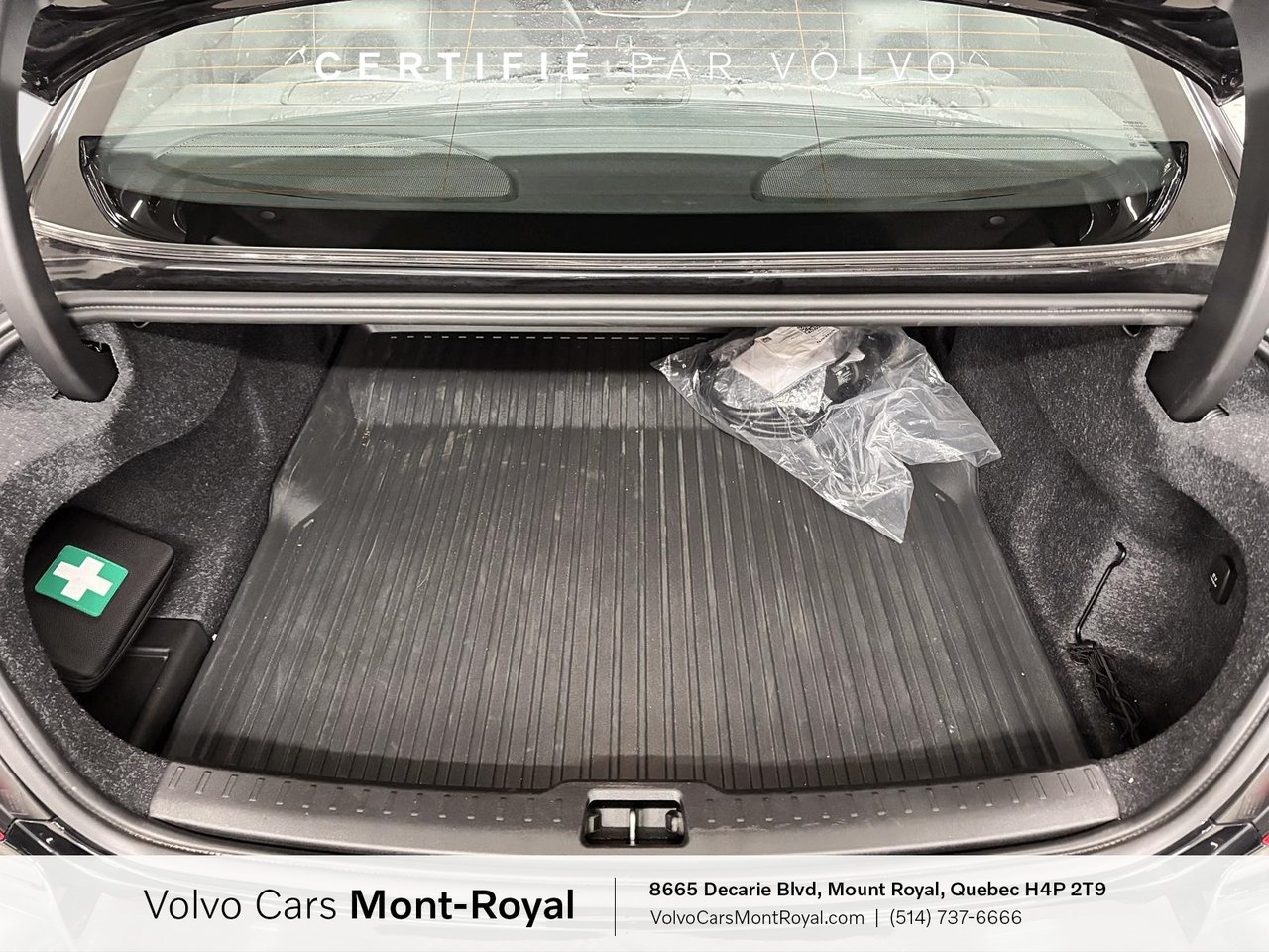 2025 Volvo S60 Plug-In Hybrid - Image 5