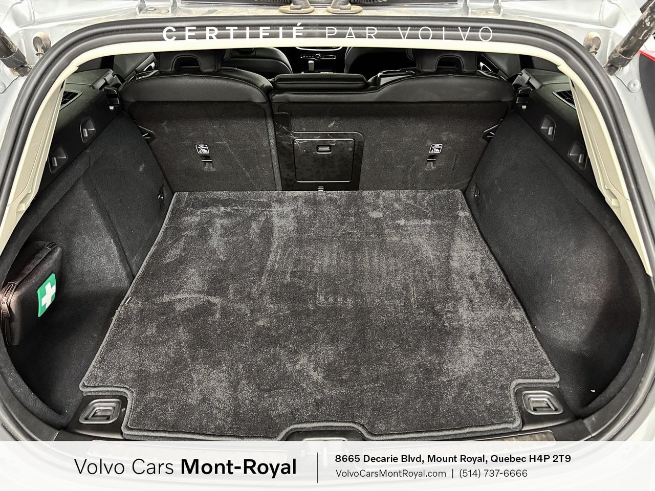 2025 Volvo V60 Cross Country - Image 5