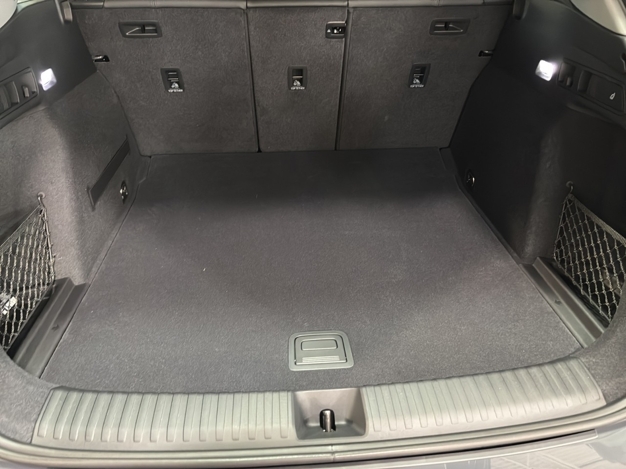 2025 Audi Q6 e-tron - Image 9