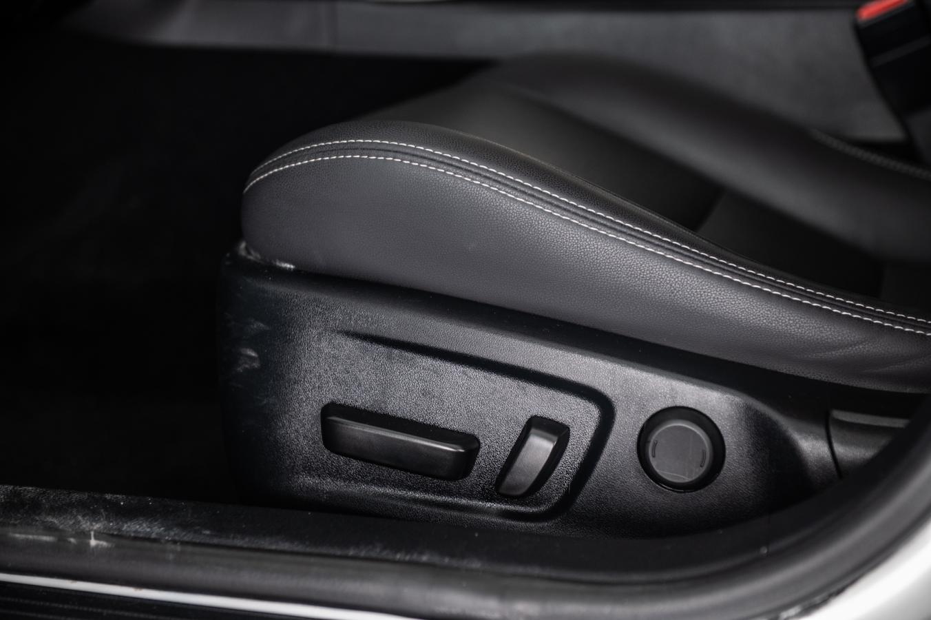 2019 Lexus IS 300 - Image 13