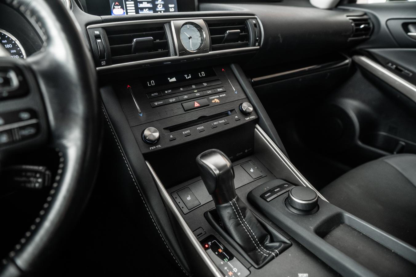 2019 Lexus IS 300 - Image 21