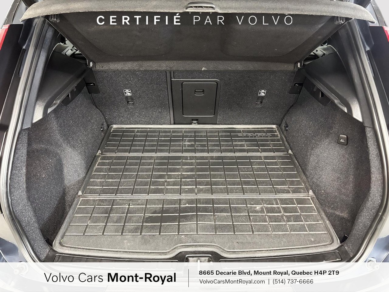 2022 Volvo XC40 Recharge Pure Electric - Image 5