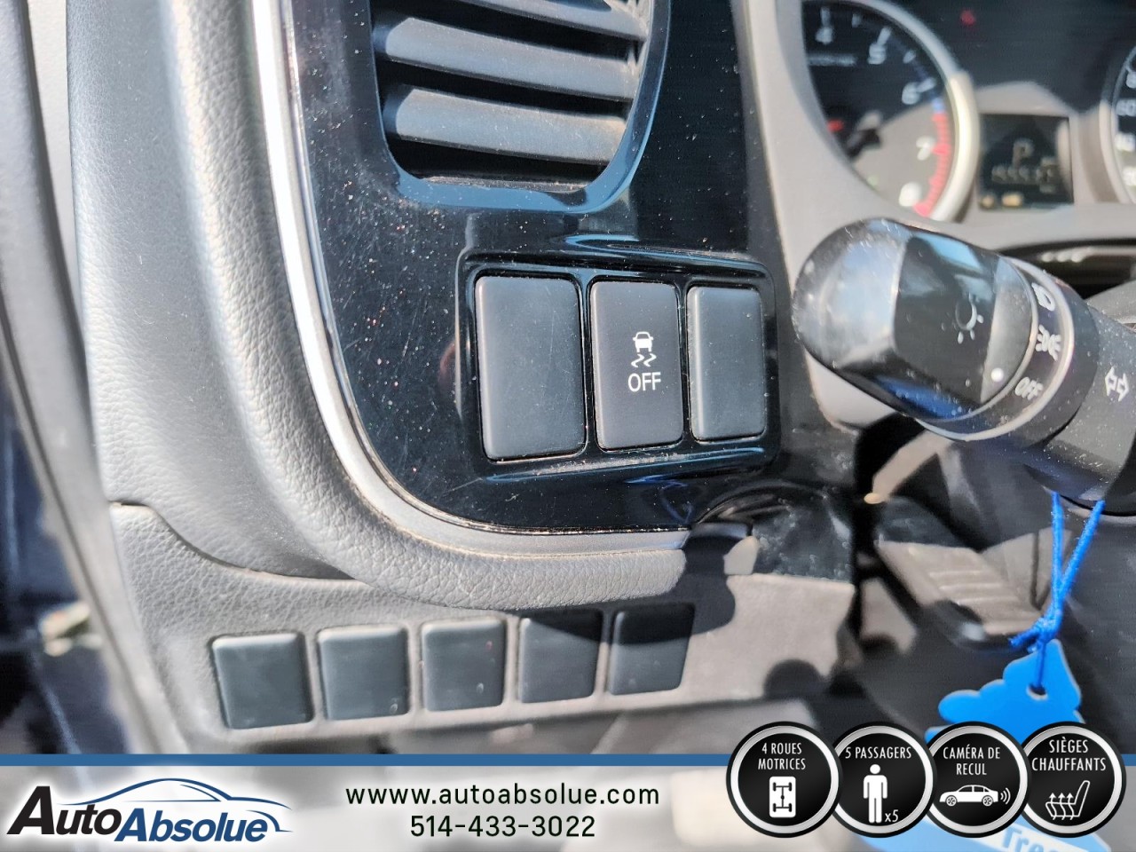 2017 Mitsubishi Outlander - Image 17