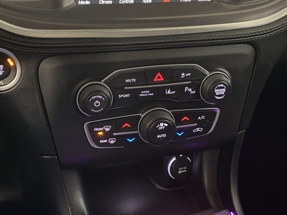 2021 Dodge Charger - Image 29