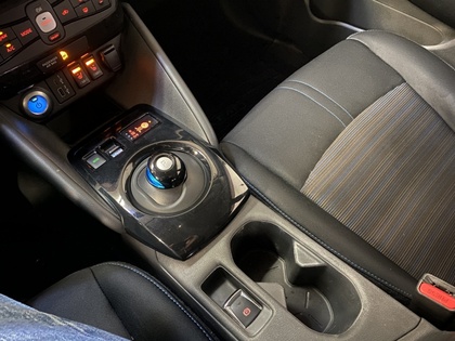 2021 Nissan LEAF - Image 28