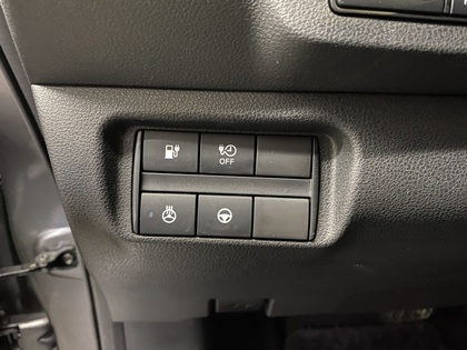 2021 Nissan LEAF - Image 29