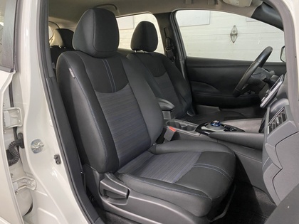 2023 Nissan LEAF - Image 18