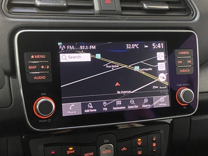 2023 Nissan LEAF - Image 25