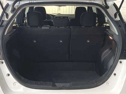 2023 Nissan LEAF - Image 32