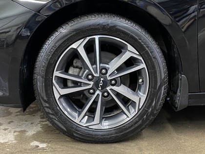 2023 Kia Forte - Image 12