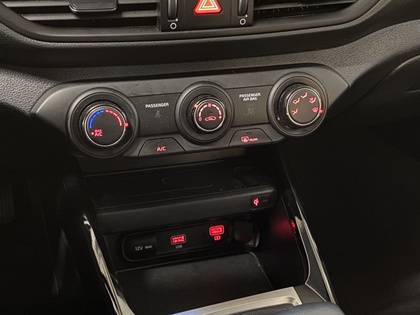 2023 Kia Forte - Image 26