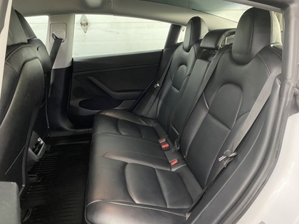 2021 Tesla Model 3 - Image 18