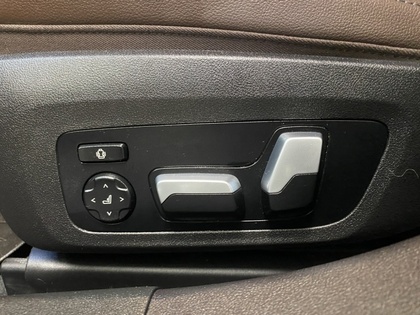 2021 BMW 3 Series - Image 16