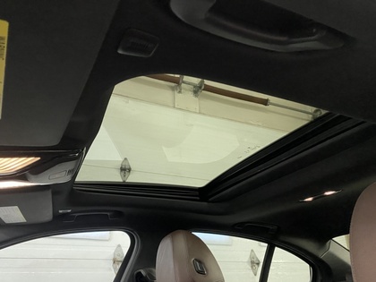 2021 BMW 3 Series - Image 29