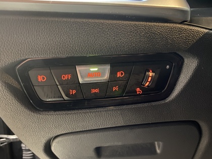 2021 BMW 3 Series - Image 30