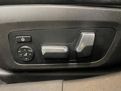 2020 BMW 3 Series - Image 17