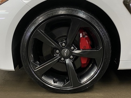 2021 Genesis G70 - Image 12