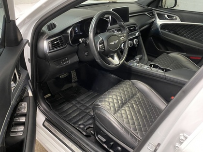 2021 Genesis G70 - Image 15