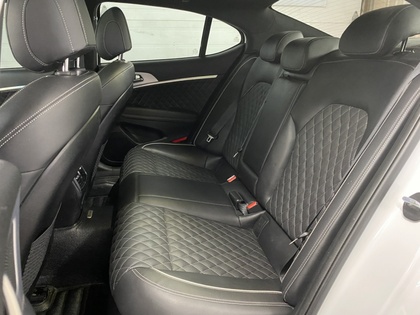 2021 Genesis G70 - Image 20