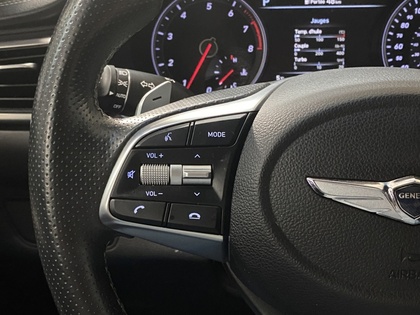 2021 Genesis G70 - Image 23