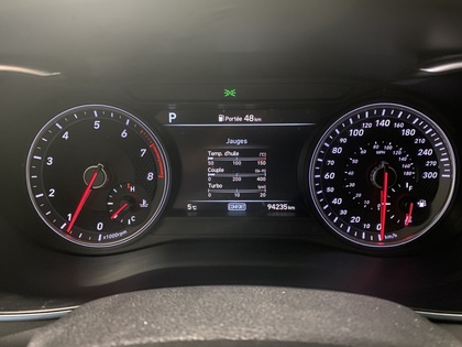 2021 Genesis G70 - Image 26