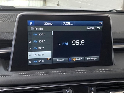 2021 Genesis G70 - Image 29