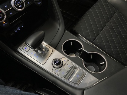 2021 Genesis G70 - Image 31