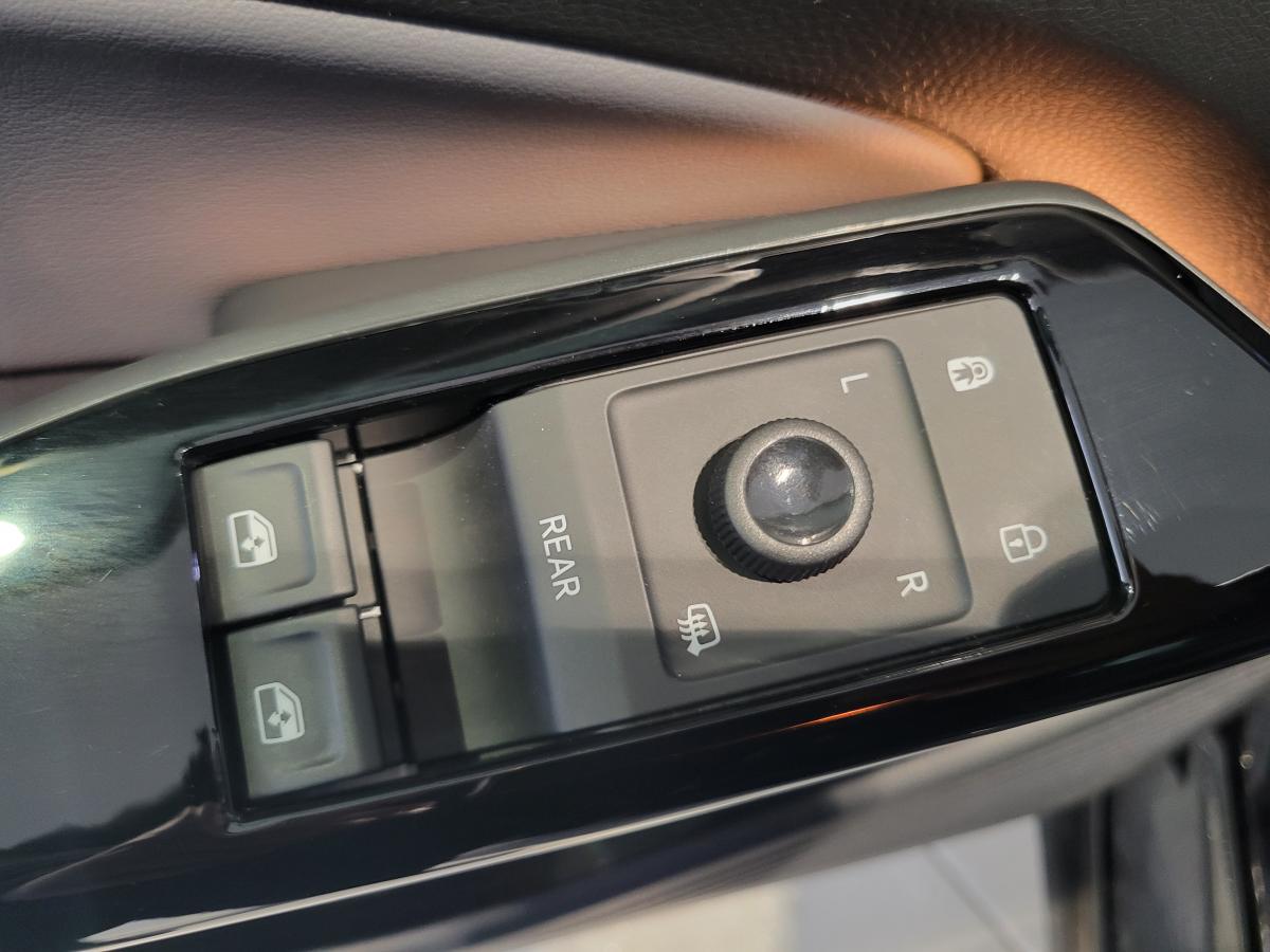 2024 Volkswagen ID.4 - Image 11