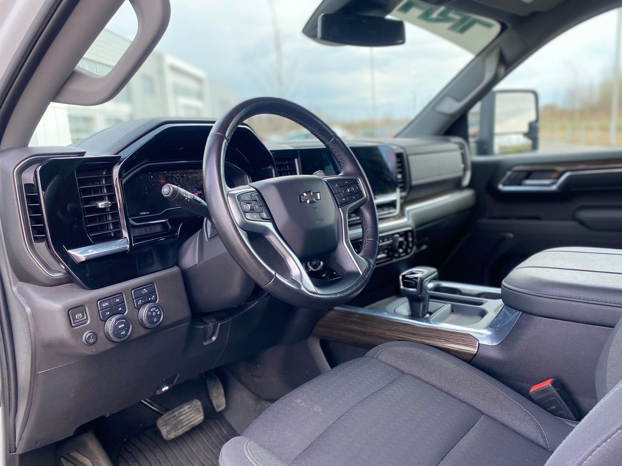 2023 Chevrolet Silverado 1500 - Image 14