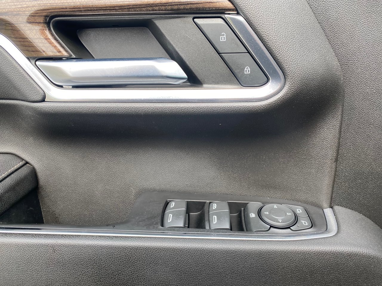 2023 Chevrolet Silverado 1500 - Image 16