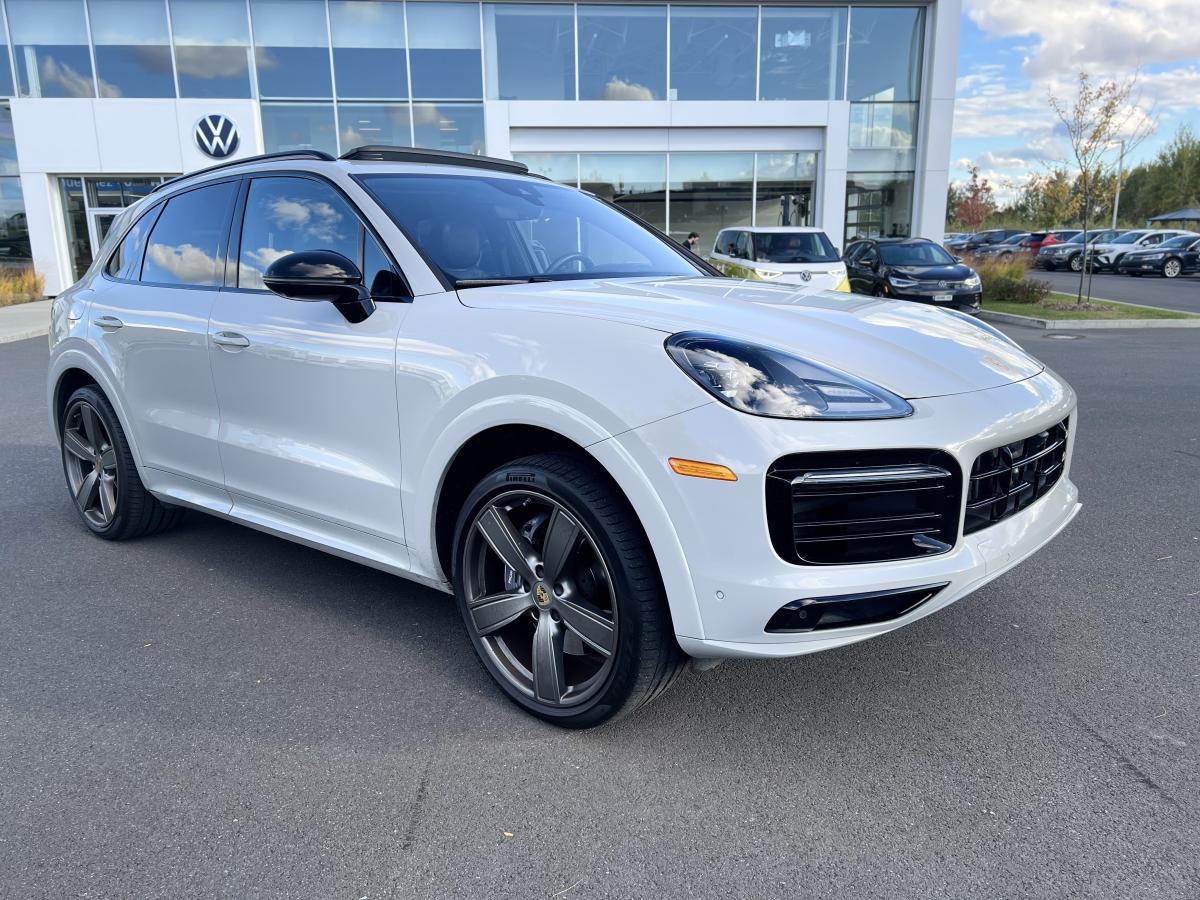 2023 Porsche Cayenne - Image 3